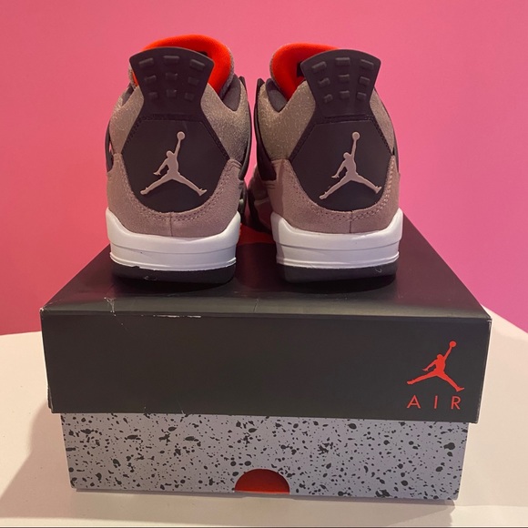 Jordan 4 Taupe Haze 🤎 - Picture 3 of 9